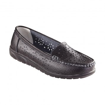 Lochmuster-Schuh
