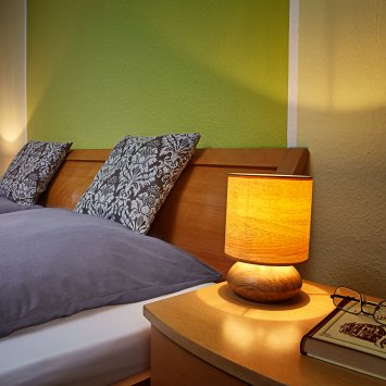 Touch-Leuchte im Holz-Dekor