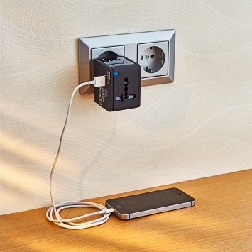 Universeller Weltreisestecker