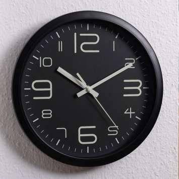 Nachleuchtende Lautlos-Wanduhr