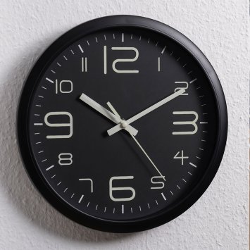 Nachleuchtende Lautlos-Wanduhr