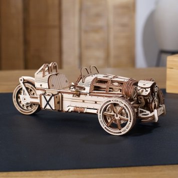 Holzmodell Dreiradfahrzeug