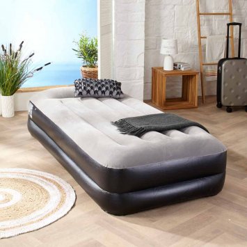 Luftbett mit integrierter Pumpe