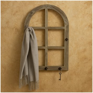Rustikale Wandgarderobe im Fensterdesign mit Haken