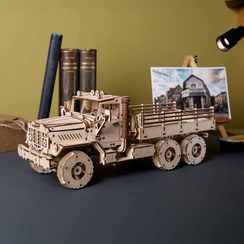Holzmodell Lastwagen