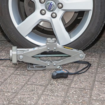 Elektrischer Wagenheber mit Radschlüssel