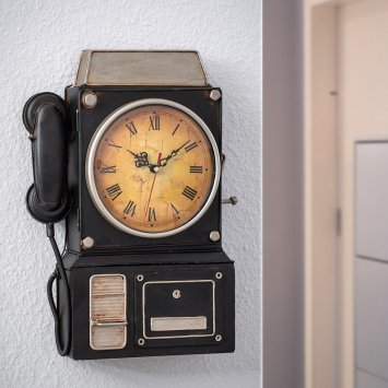 Metall-Schlüsselkasten mit Uhr