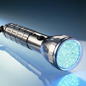 LED Taschenlampe: Aufladbar, mit 28 LEDs 