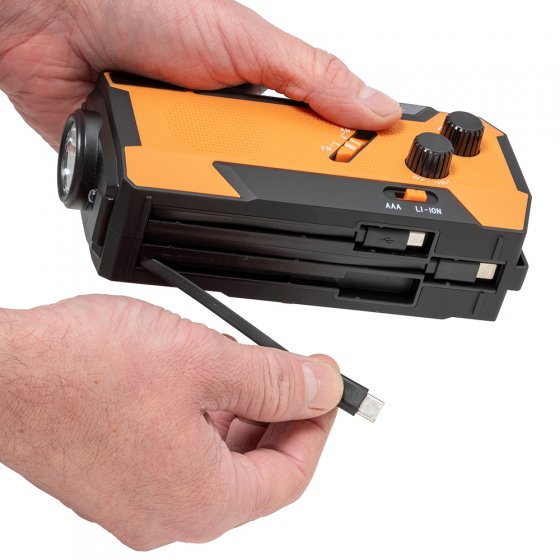 Kurbel- und Solarradio mit integrierten Ladekabeln 