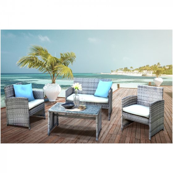 Outdoor Sofa mit Stühlen und Tisch