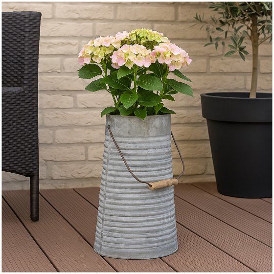 Pflanzgefäß aus Metall mit Henkel Cottage Deko für Garten und Terrasse
