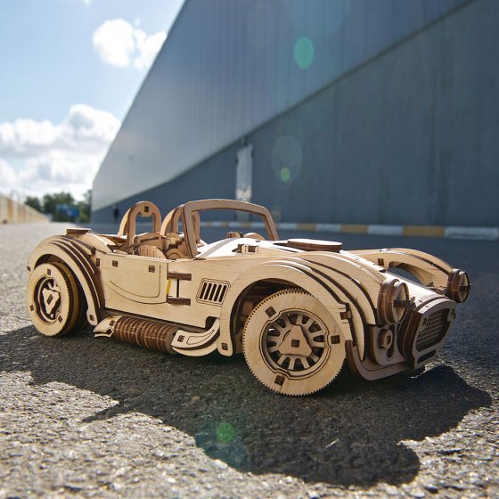 Holzmodell Cobra-Rennwagen