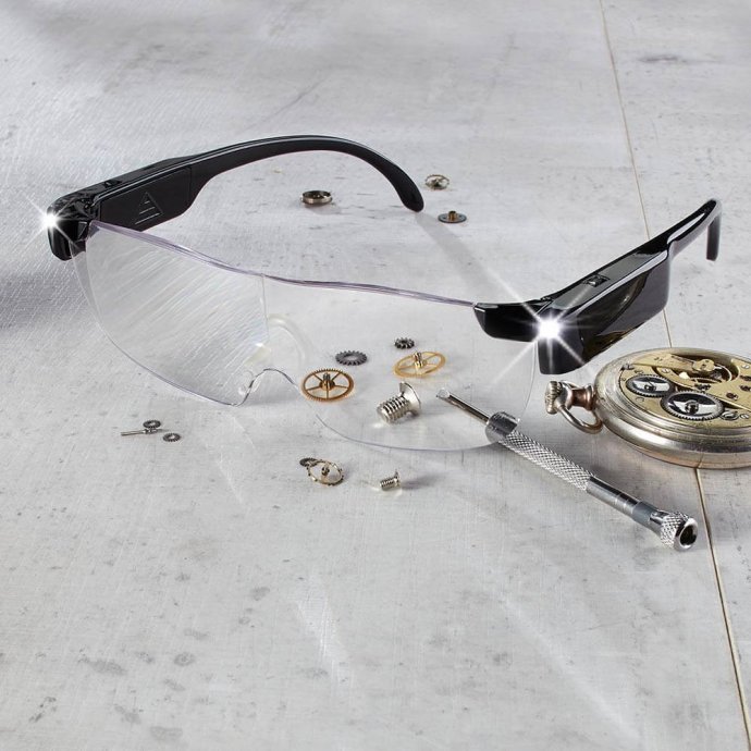 Vergrößerungsbrille mit Licht