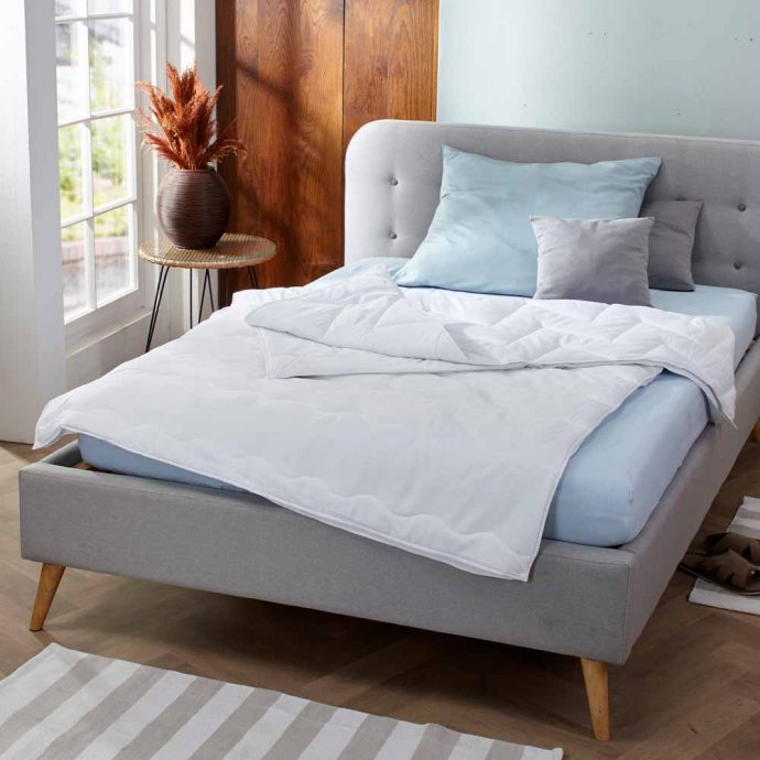 4-Jahreszeiten-Steppbett