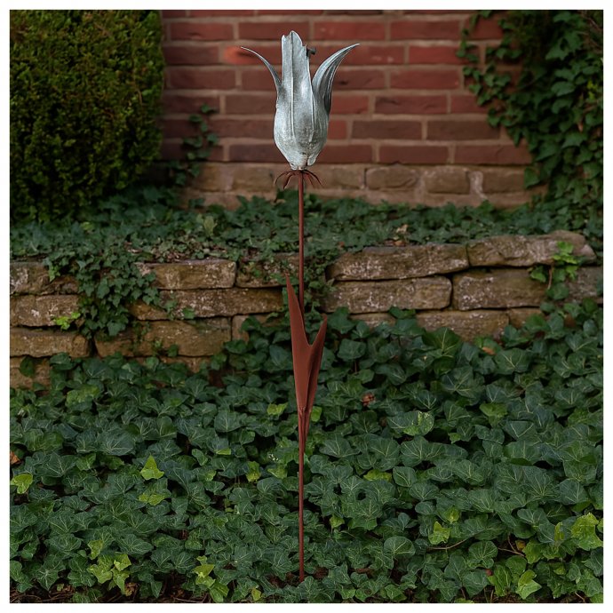 Blumenstecker Celia aus Metall in Rostoptik