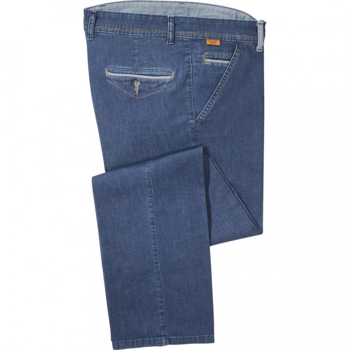Leichte Jeans mit Kontrasten