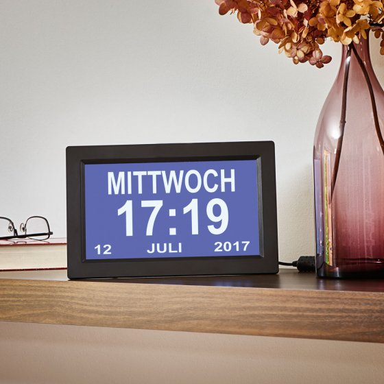 Digital-Uhr mit Tageszeitanzeige 