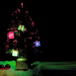 Weihnachtsbaum mit leuchtenden Päckchen 