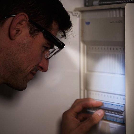 Vergrößerungsbrille mit Licht