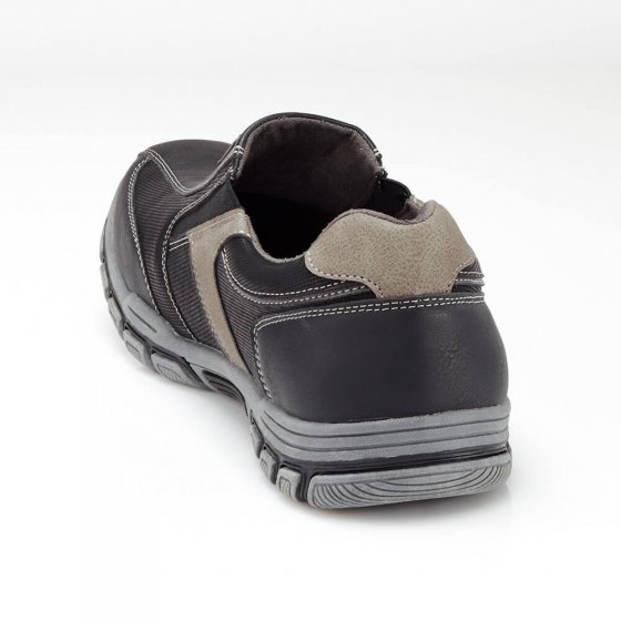Sneaker mit Stretcheinsätzen