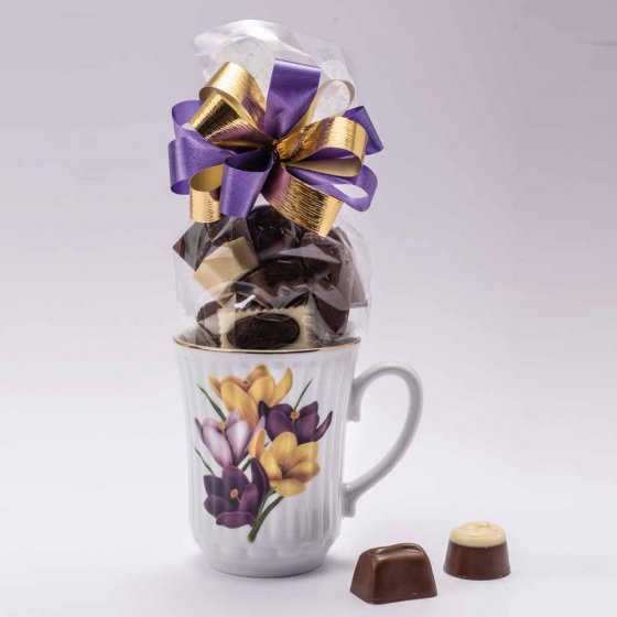 Oster-Präsenttasse mit 150 g Belgischen Pralinen 