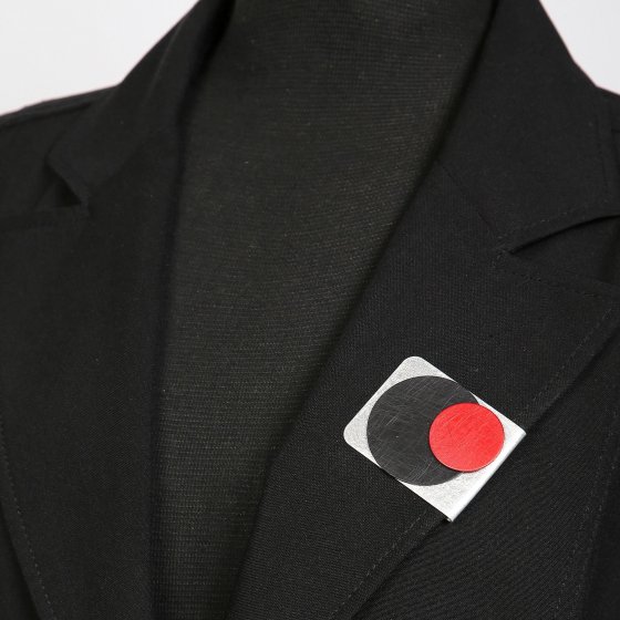 Brosche Kragenklemme aus Aluminium gebürstet + gewolkt 