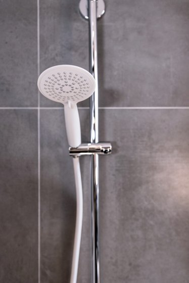 Mod. Design Duschschlauch Weiß matt 175 cm, mit Verdrehschutz und Trinkwasserzulassung 