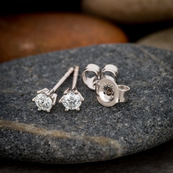 Ohrringe Gold 750 mit 2x Brillant zus. 0,25 ct. 