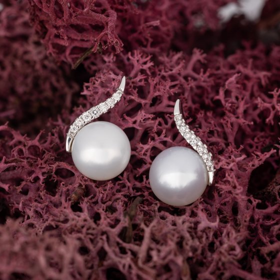 Ohrringe Gold 585 mit 2 weißen Perlen und 14x Brillant zus. 0,08ct. 