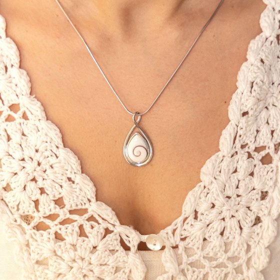 Halskette Silber 925 rhodiniert 42+5cm lang mit weißer Muschel 