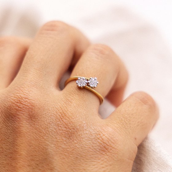 Ring Gold 375 mit 14 weißen Zirkonia-Steinen 