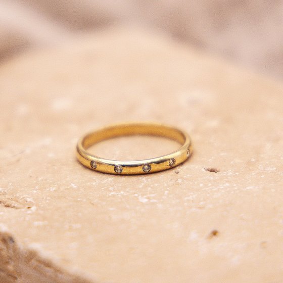 Ring 375 Gold mit 5x Zirkonia weiß 