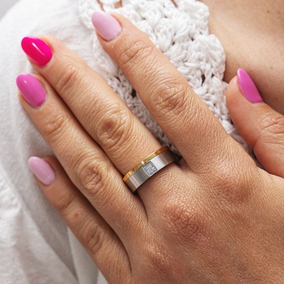 Ring Edelstahl zweifarbig glanz/mattiert mit weißem Zirkonia 