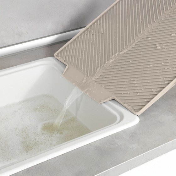 Abtropfmatte Mod. Nelia, Beige, mit geneigter Fläche für optimalen Wasserablauf 