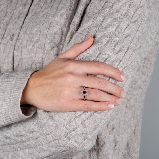 Ring Gold 585 mit 32x Brillant zus. 0,20ct. und Rubin 