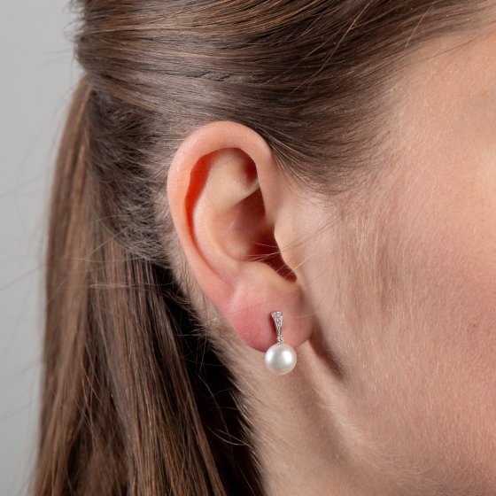 Ohrringe Gold 585 mit 2 weißen Perlen und 12 Brillanten zus. 0,07ct. 