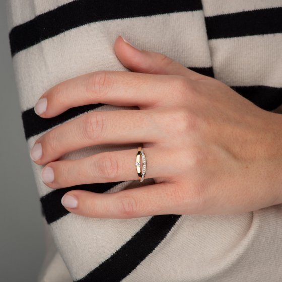 Ring 333/- Gelbgold glanz synth. Zirkonia 