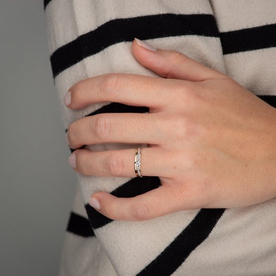 Ring 333/- Gelbgold glanz synth. Zirkonia 