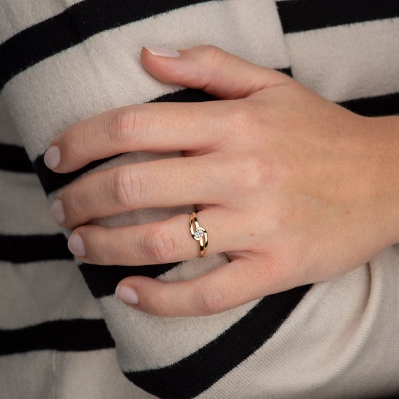 Ring 333/- Gelbgold glanz synth. Zirkonia 