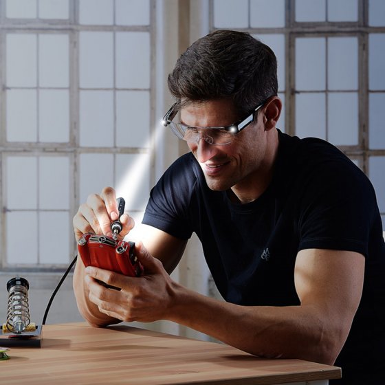 Vergrößerungsbrille mit Licht