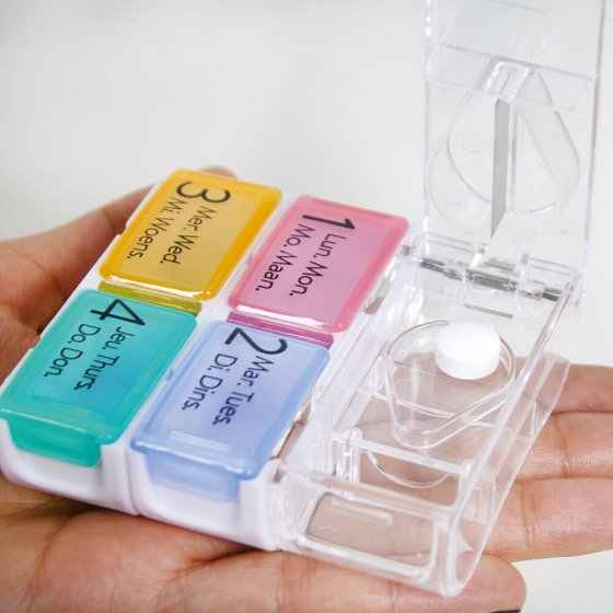 Pillenbox mit Tablettenschneider 