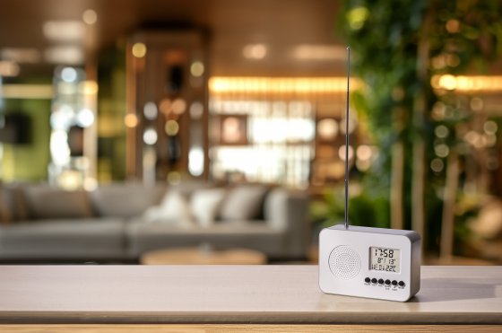 Ihr Geschenk: Radio mit Uhr und Thermometer 