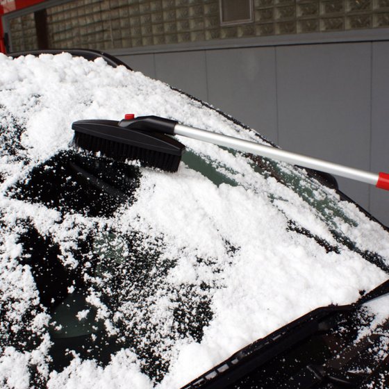 Teleskop-Eiskratzer mit Schneebesen 