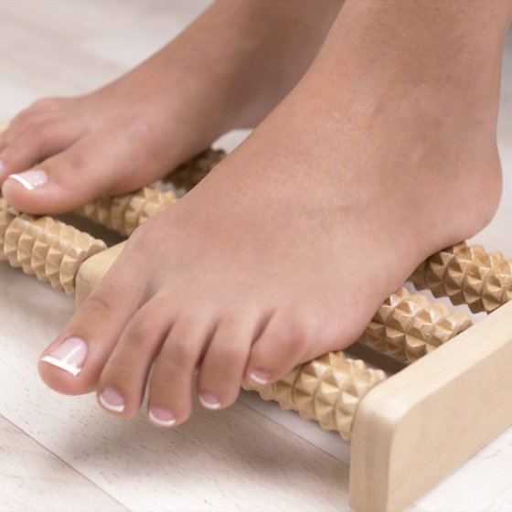 Fußmassageroller aus Holz 