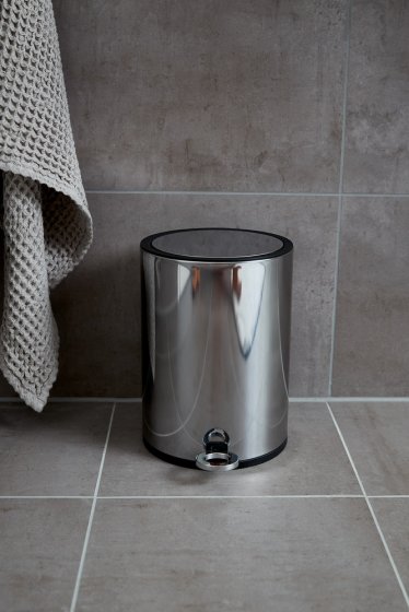 Kosmetik Treteimer Mod. Monza Edelstahl glänzend, mit Absenkautomatik