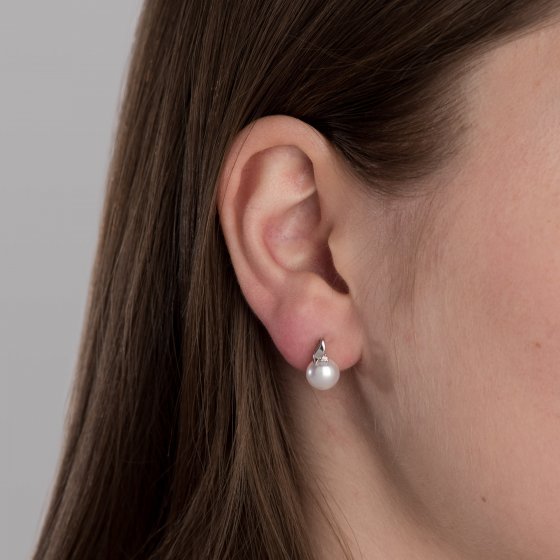 Ohrringe Gold 585 mit 2 weißen Perlen 7,5-8mm und 2 Brillanten zus. 0,02ct. 