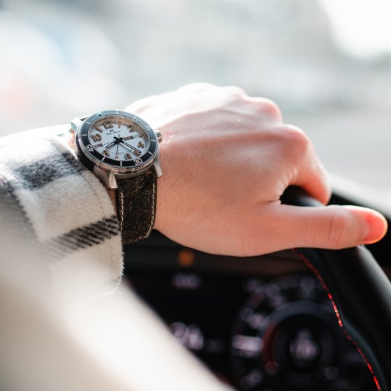 Herren Armbanduhr Edelstahl  Satiniert 24,5cm 