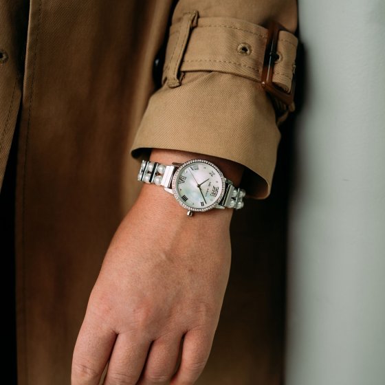 Damenuhr Edelstahl silberfarben mit synth. Perlen weiß 