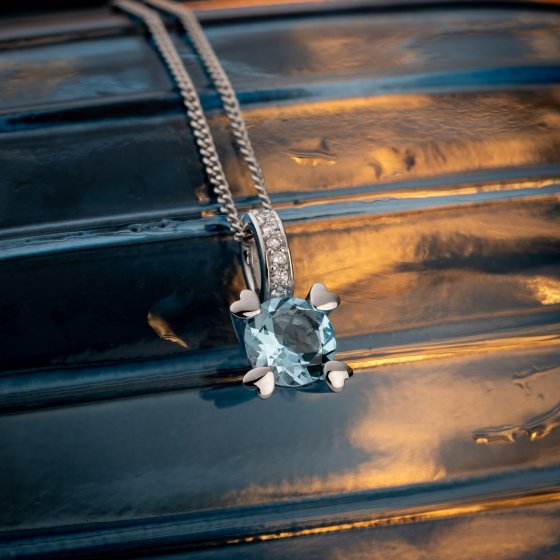 Halskette Gold 585 mit Blautopas (beh.) und 7 Brillanten zus. 0,07ct. 