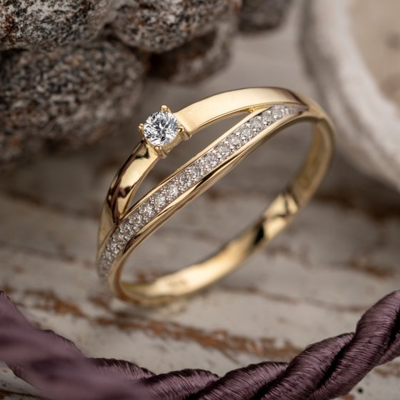 Ring 333/- Gelbgold glanz synth. Zirkonia 